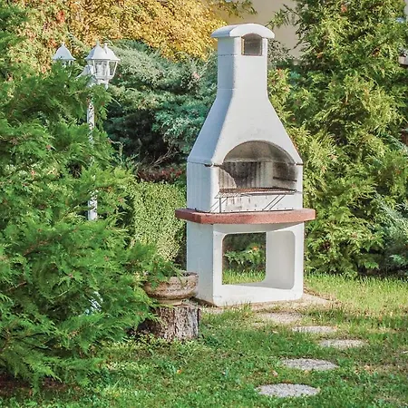 Three-bedroom Holiday In * Balatonalmádi
