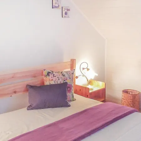 Three-bedroom Holiday In Balatonalmádi