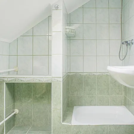 بيت للعطل Three-bedroom Holiday In Balatonalmádi