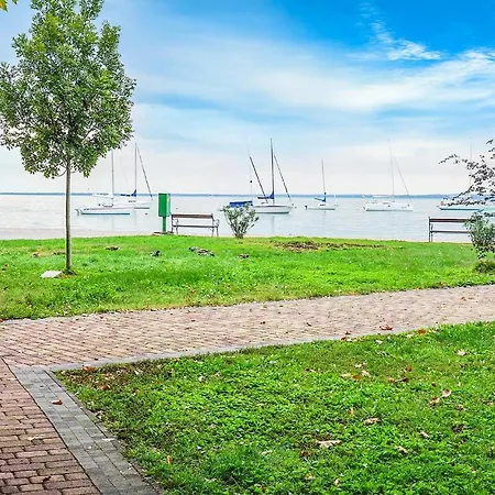 Three-bedroom Holiday In بيت للعطل